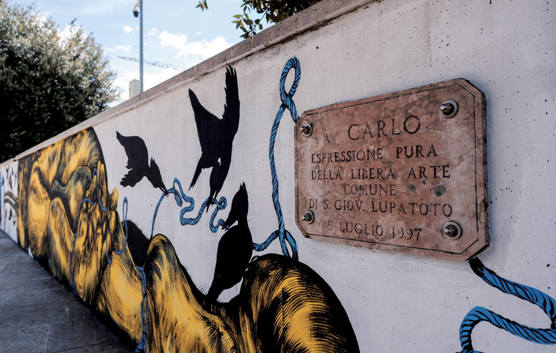 Il murales dedicato a Carlo Zinelli nell'omonima piazza a San Giovanni Lupatoto